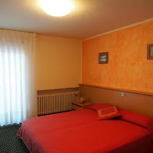 Belvedere 3*, Roana Italia